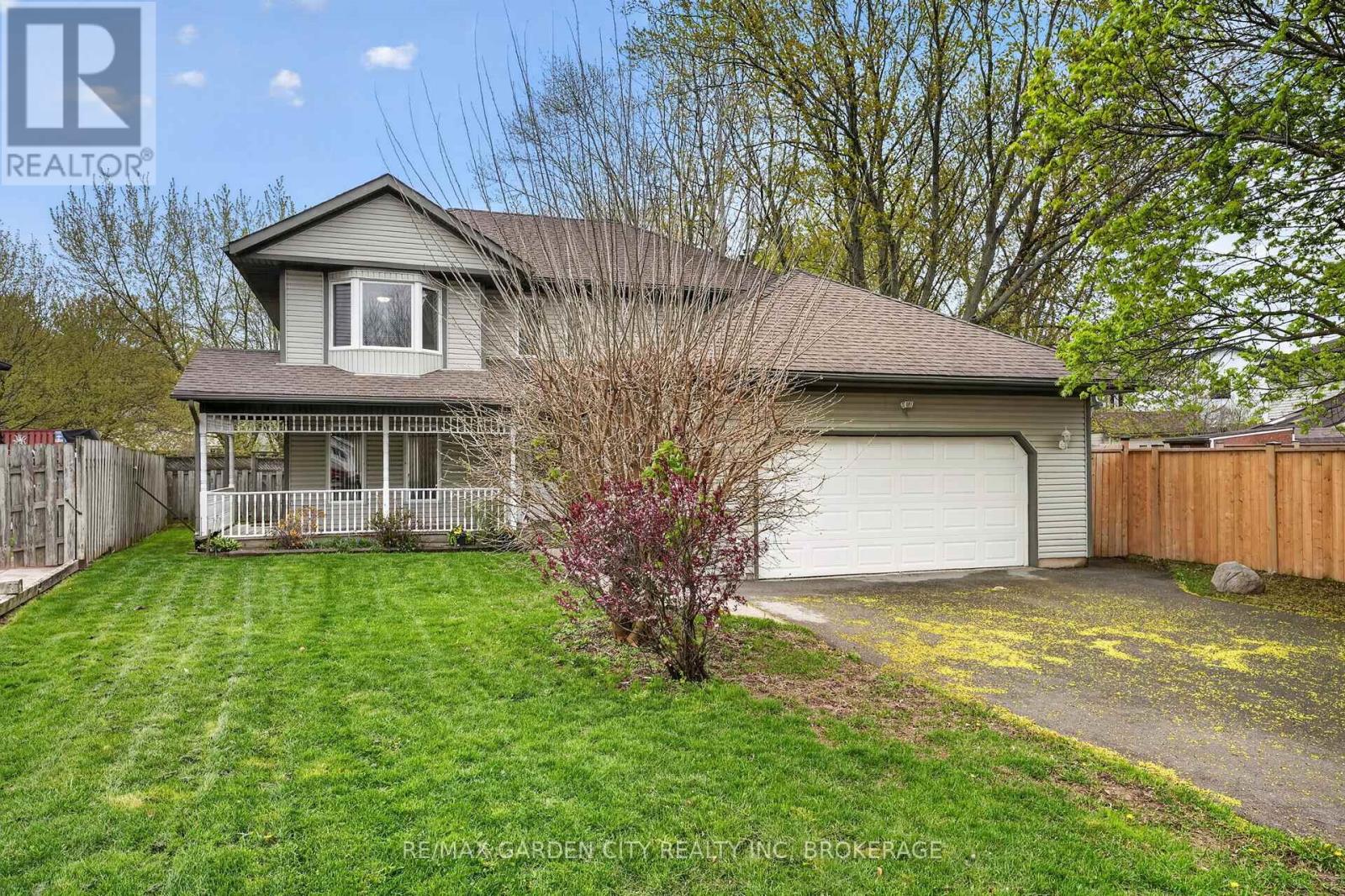Detached at 8 CHRISTINA COURT, Welland (N. Welland)