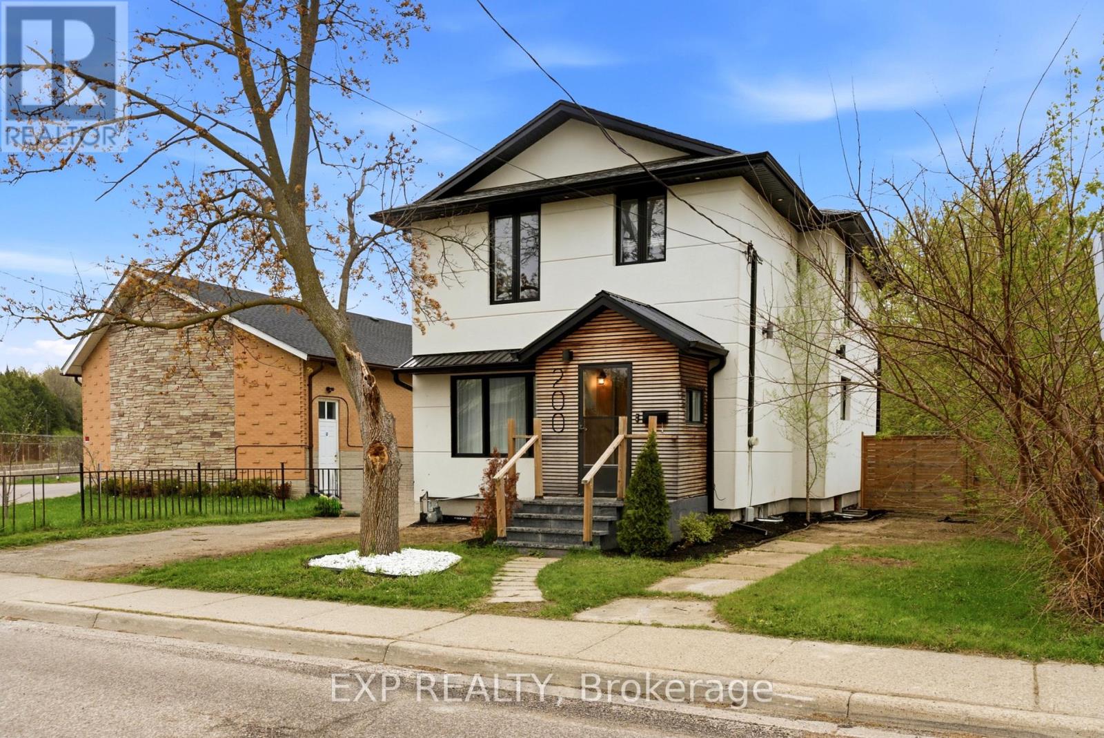 Detached at 200 MADISON AVENUE S, Kitchener