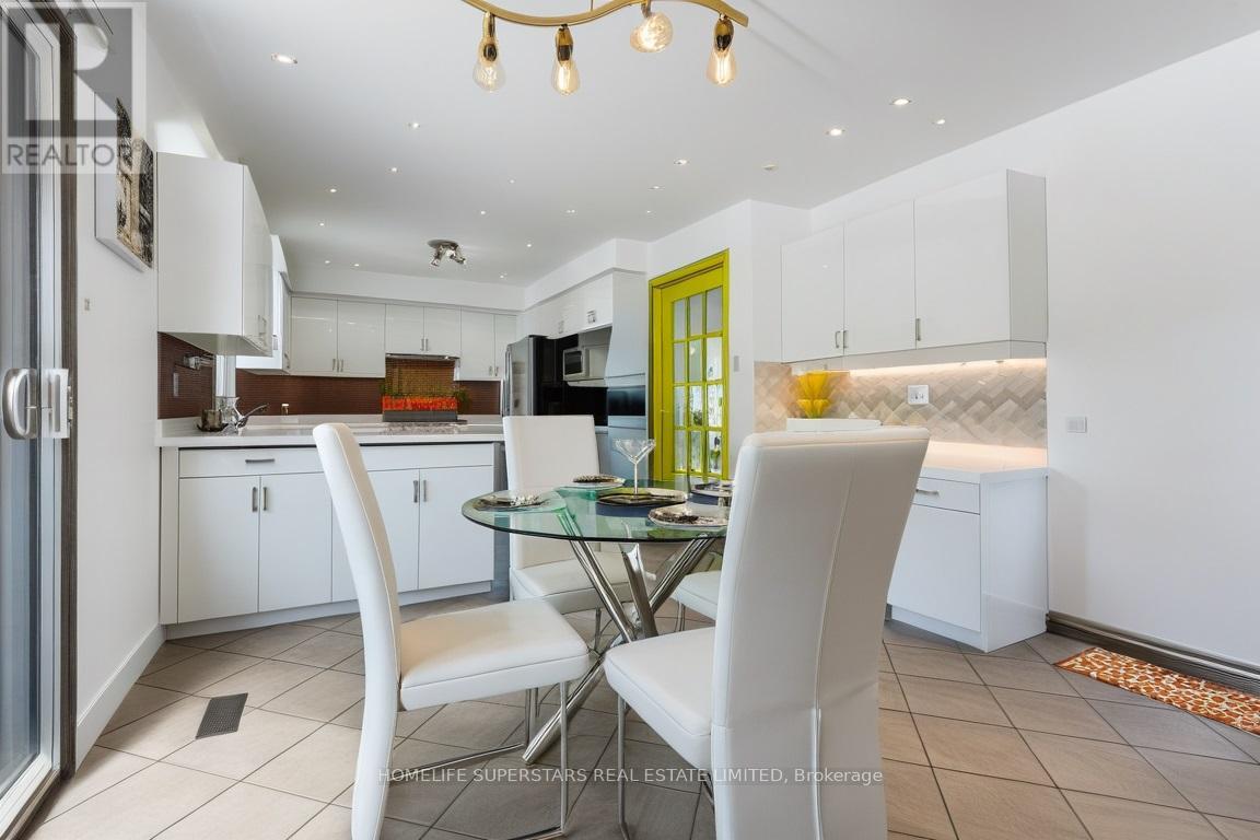 Detached at 1565 HASTINGS DRIVE, London North (North B)