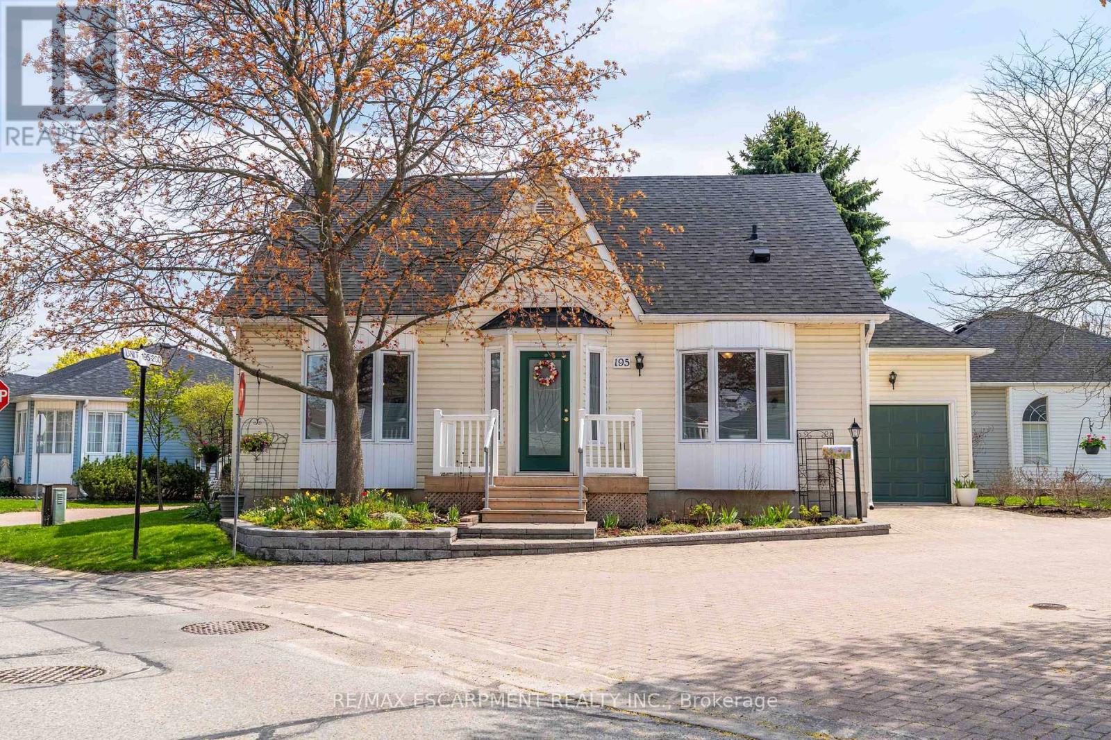 Detached at 195 SILVERBIRCH BOULEVARD, Hamilton