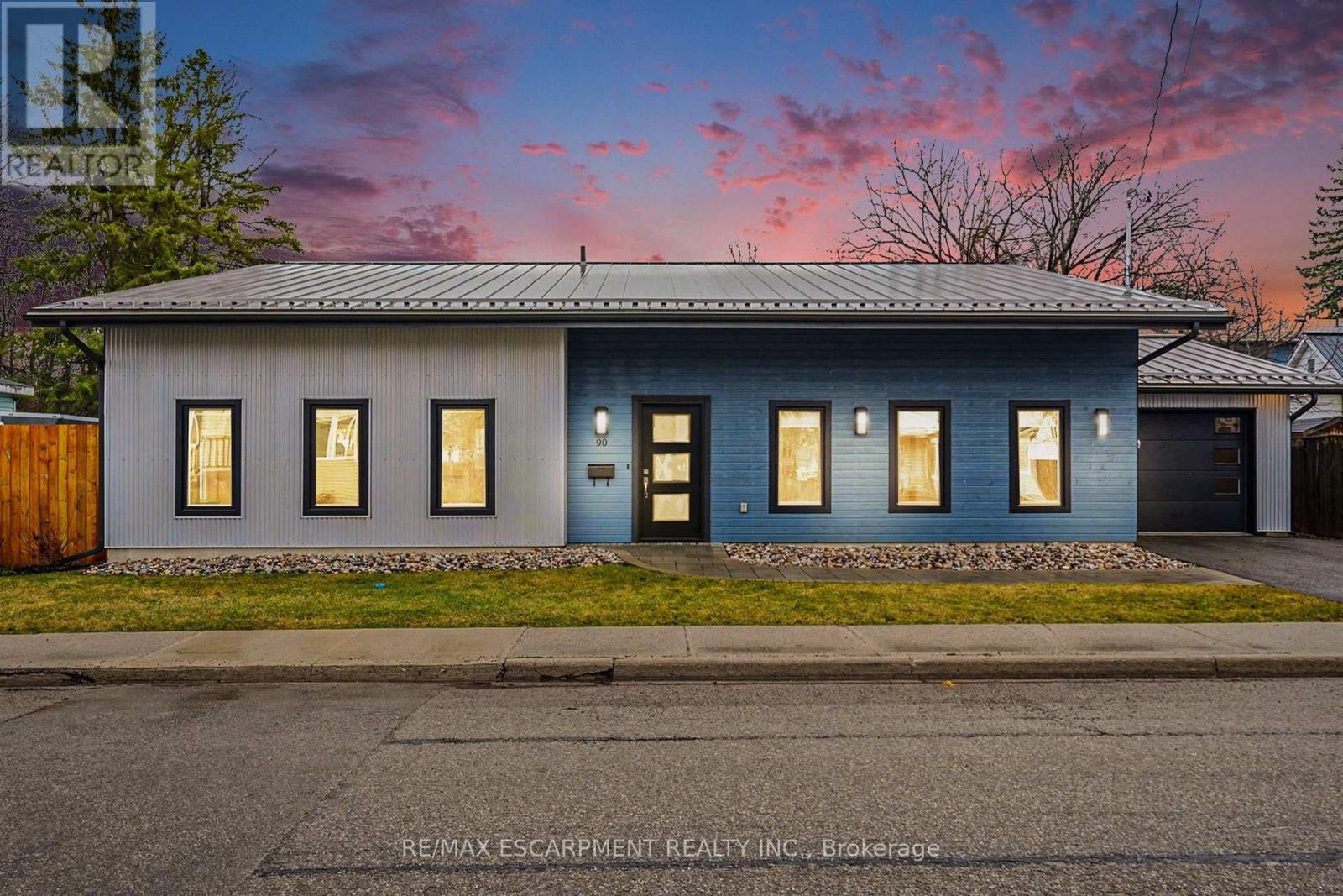 Detached at 90 BECKWITH STREET E, Perth