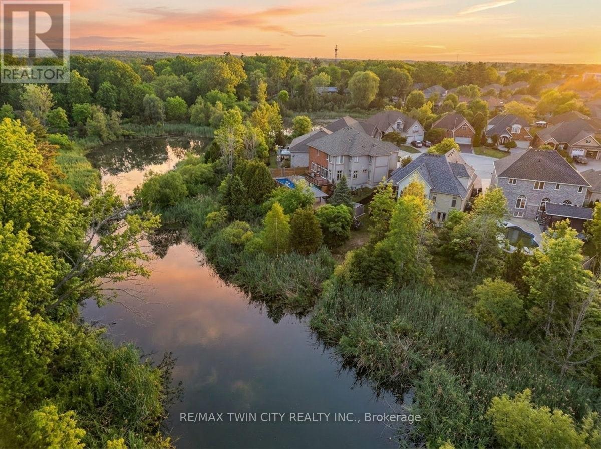 Detached at 7 TOM THOMSON COURT, Brantford