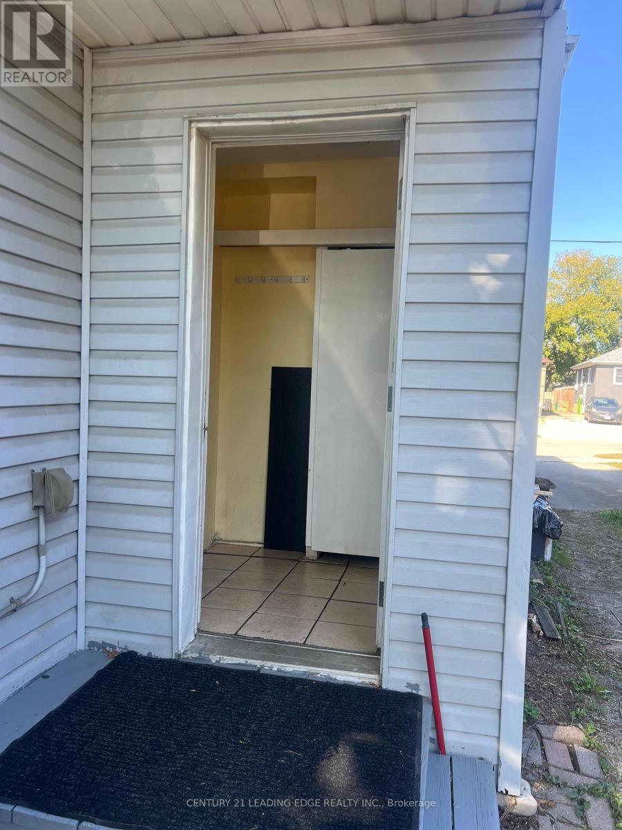 Multiplex at 10 LAILEY STREET, St. Catharines (Facer)