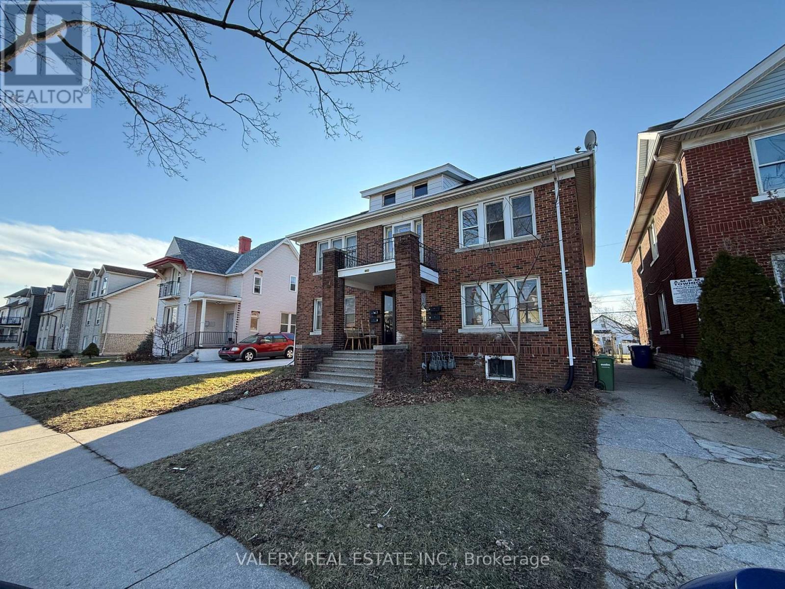 Multiplex at 4 - 1093 HOWARD AVENUE, Windsor