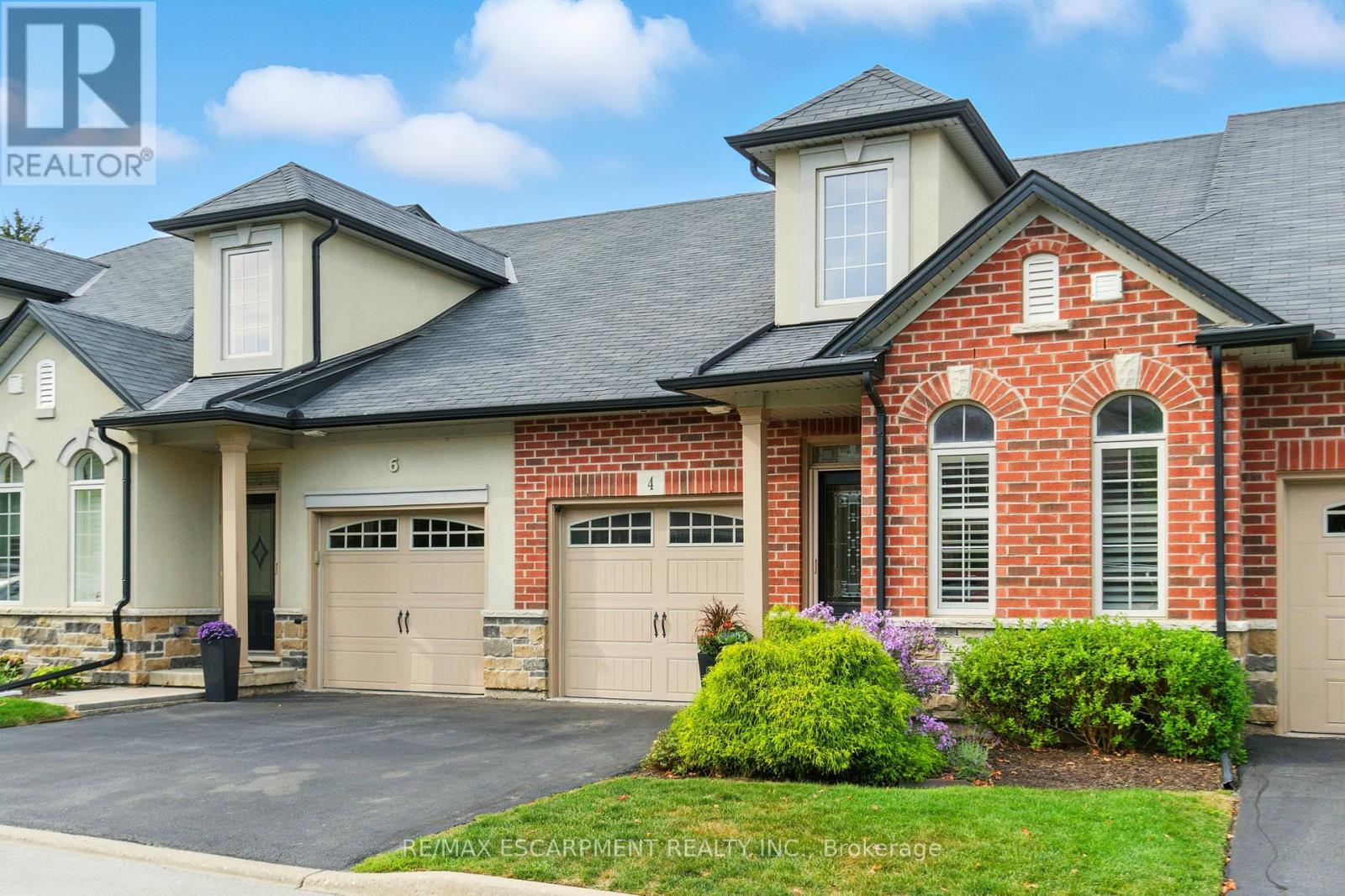 Townhouse at 4 BURGUNDY GROVE, Hamilton (Meadowlands)