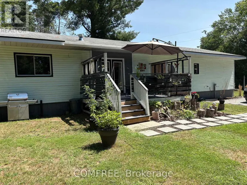 Detached at 402 - 1713 HWY 11 S, Gravenhurst