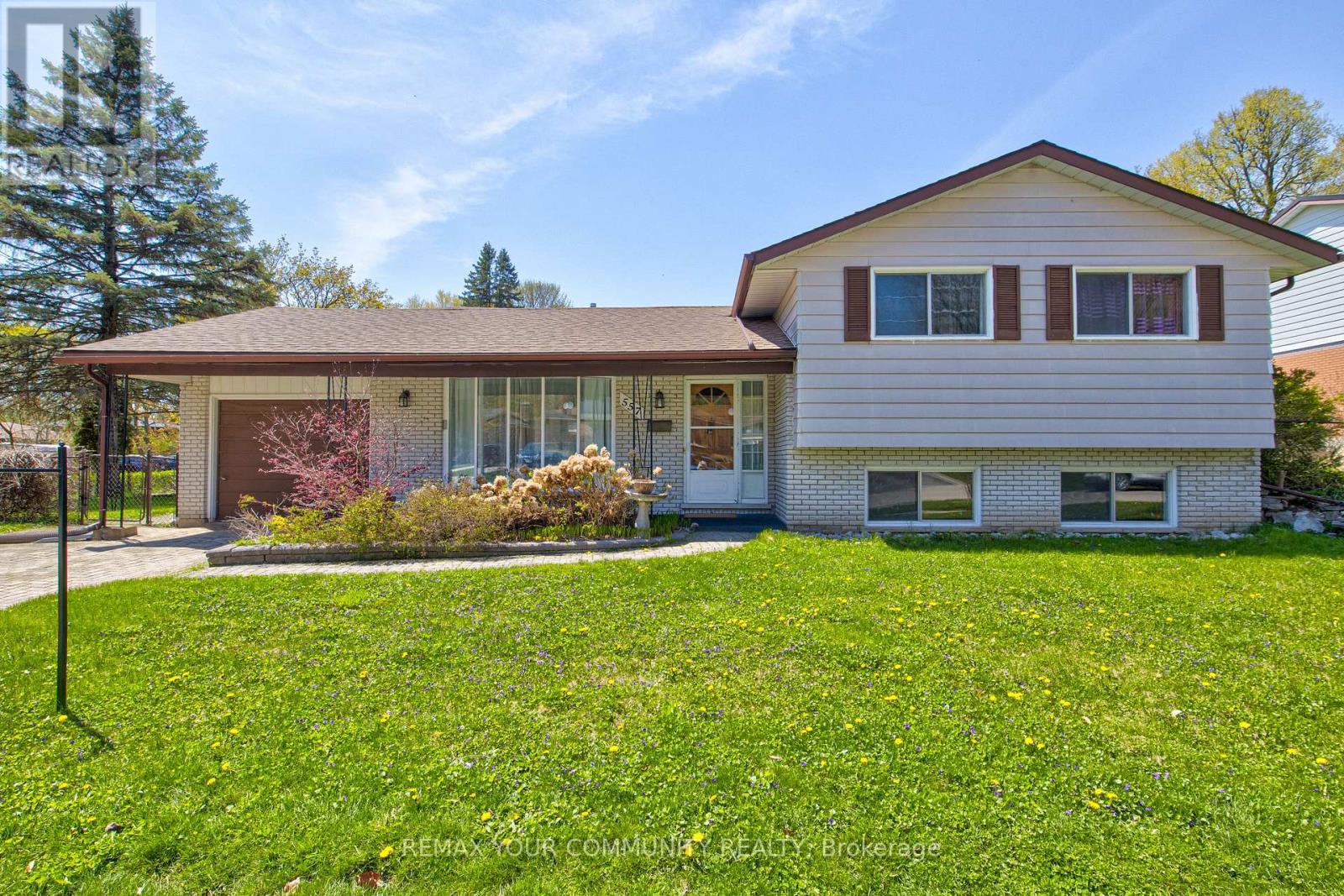 Detached at 557 GLEN MANOR BOULEVARD, Waterloo