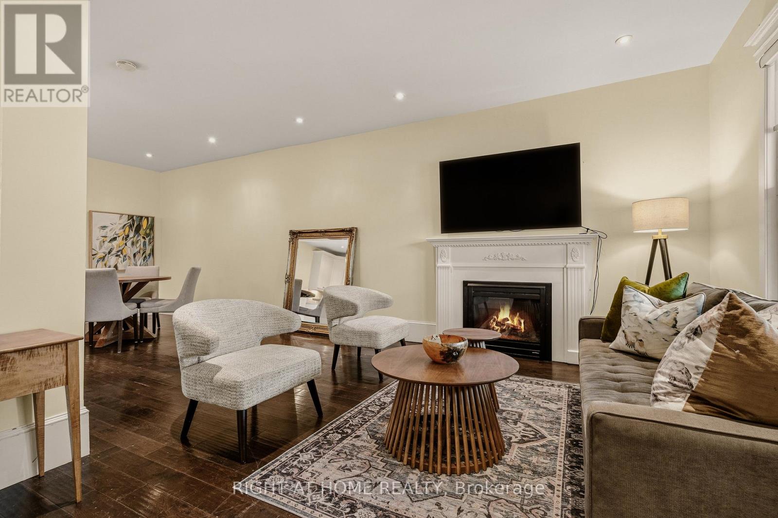 Detached at 104 BARNESDALE AVENUE N, Hamilton (Stipley)