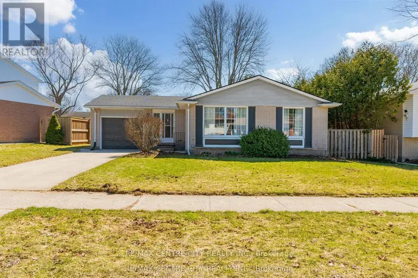 Detached at 1102 PRINCE PHILIP DRIVE, London