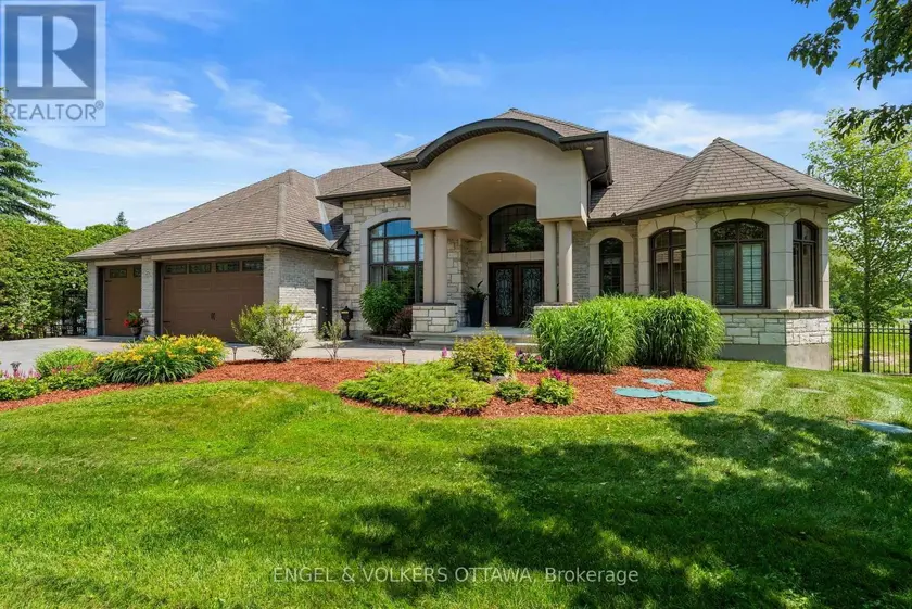 Detached at 25 WINDING WAY, Ottawa