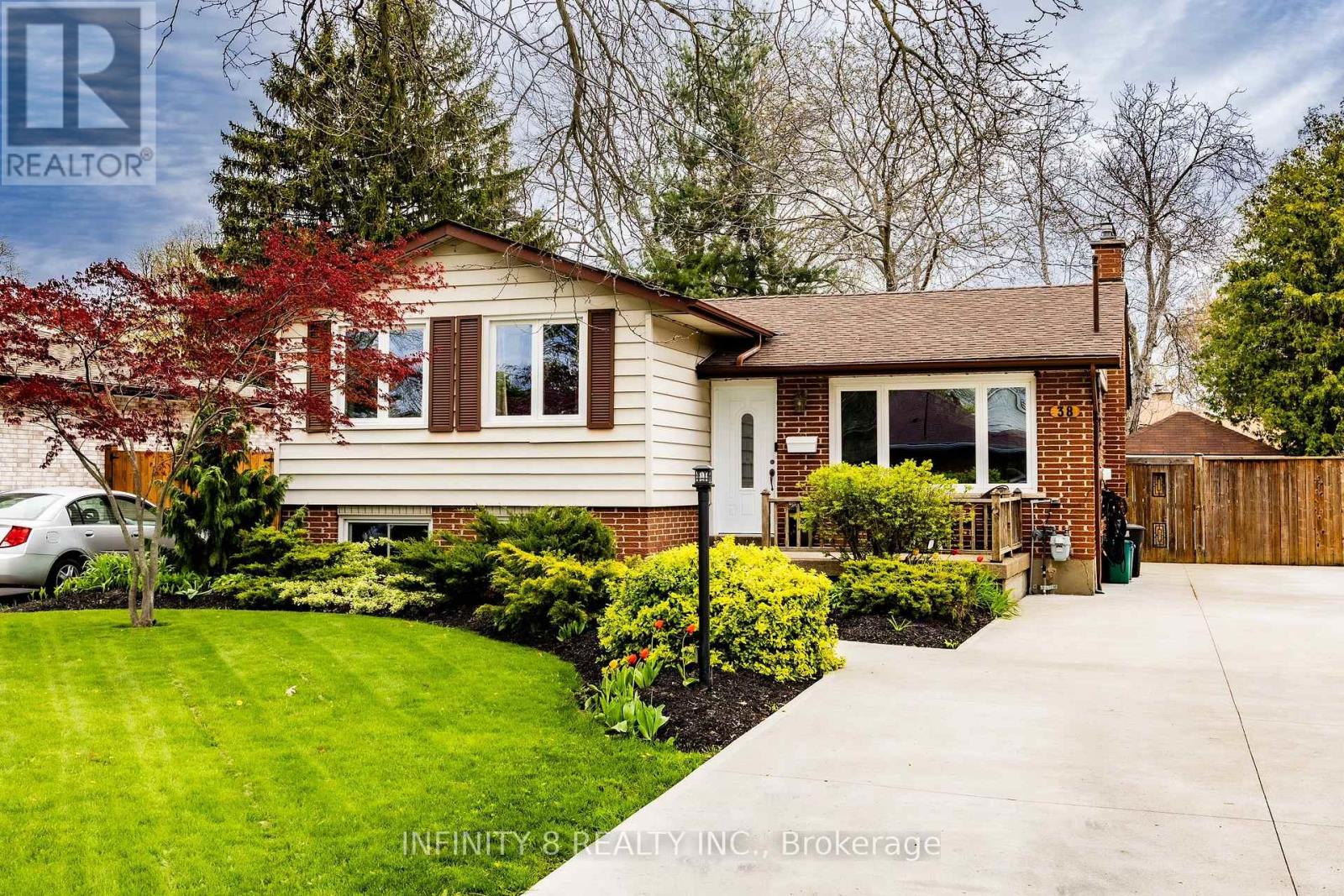 Detached at 38 CRESCENTWOOD DRIVE E, St. Catharines (Lakeport)
