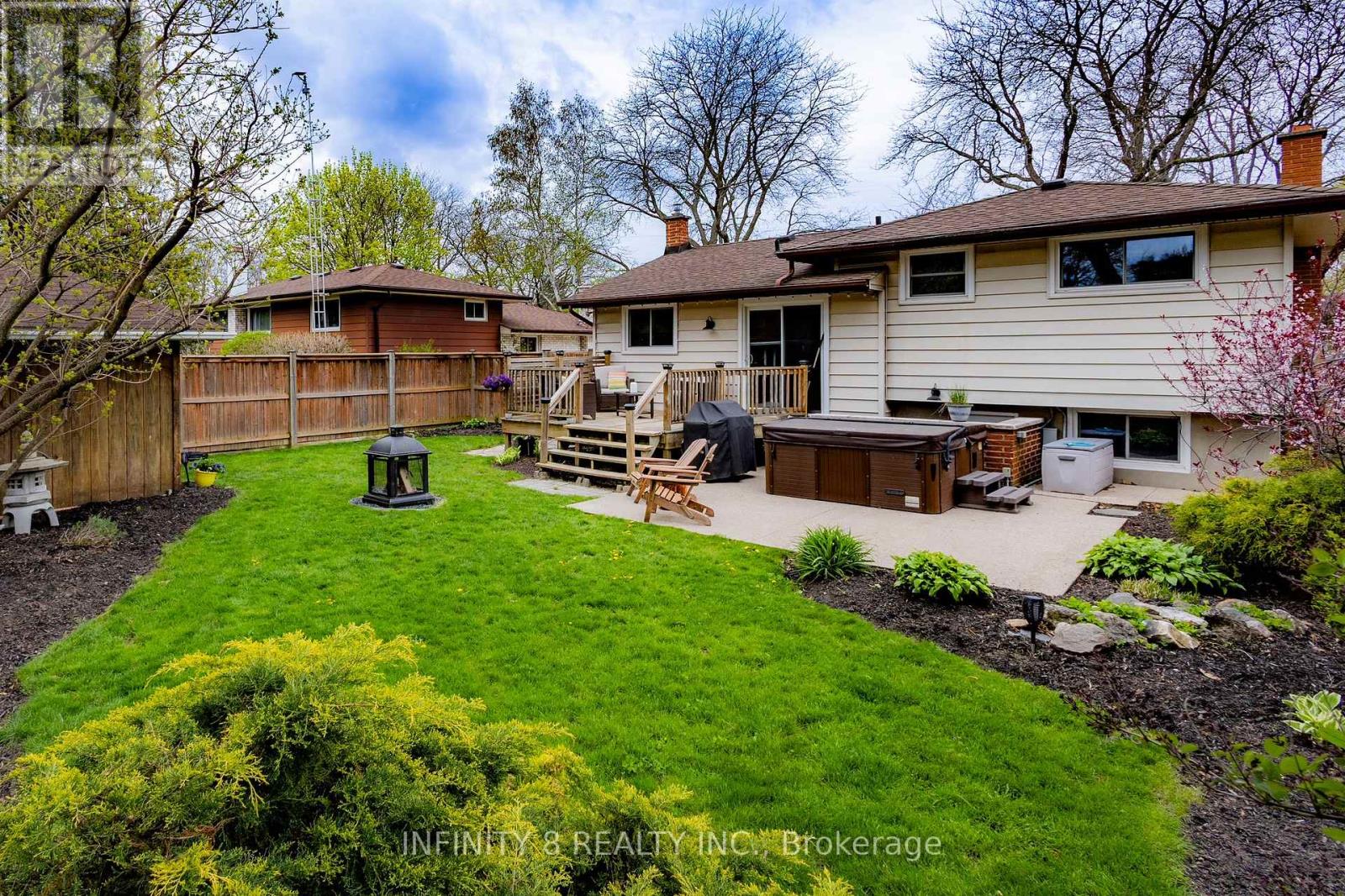Detached at 38 CRESCENTWOOD DRIVE, St. Catharines