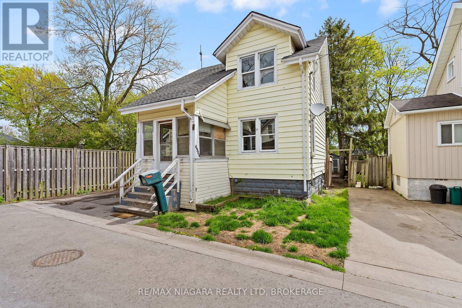 Detached at 4904 FLYNN COURT, Niagara Falls (Downtown)