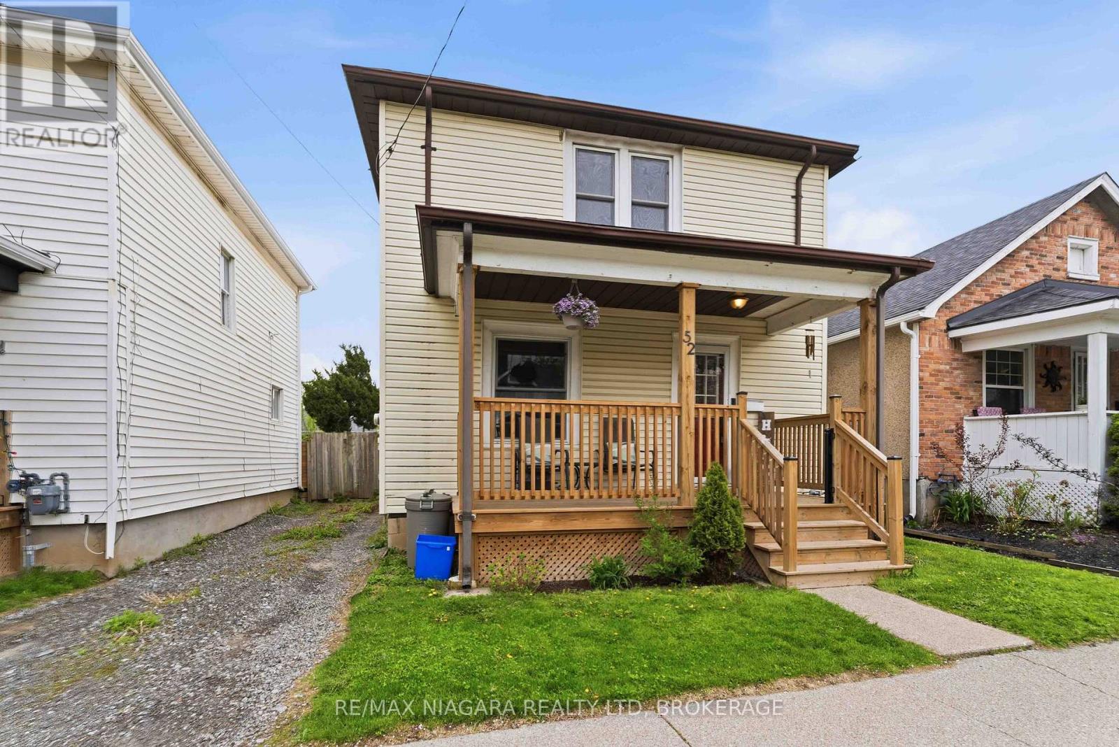 Detached at 52 BERRYMAN AVENUE, St. Catharines (E. Chester)