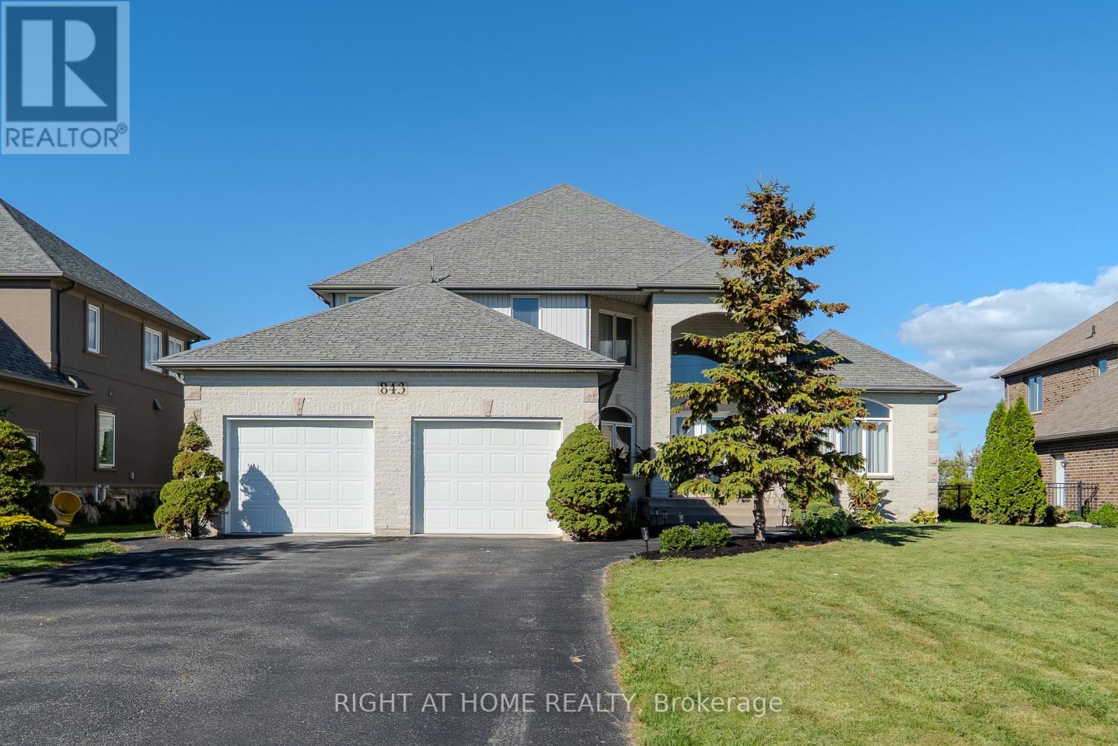 Detached at 843 COUNTY RD 2, Lakeshore