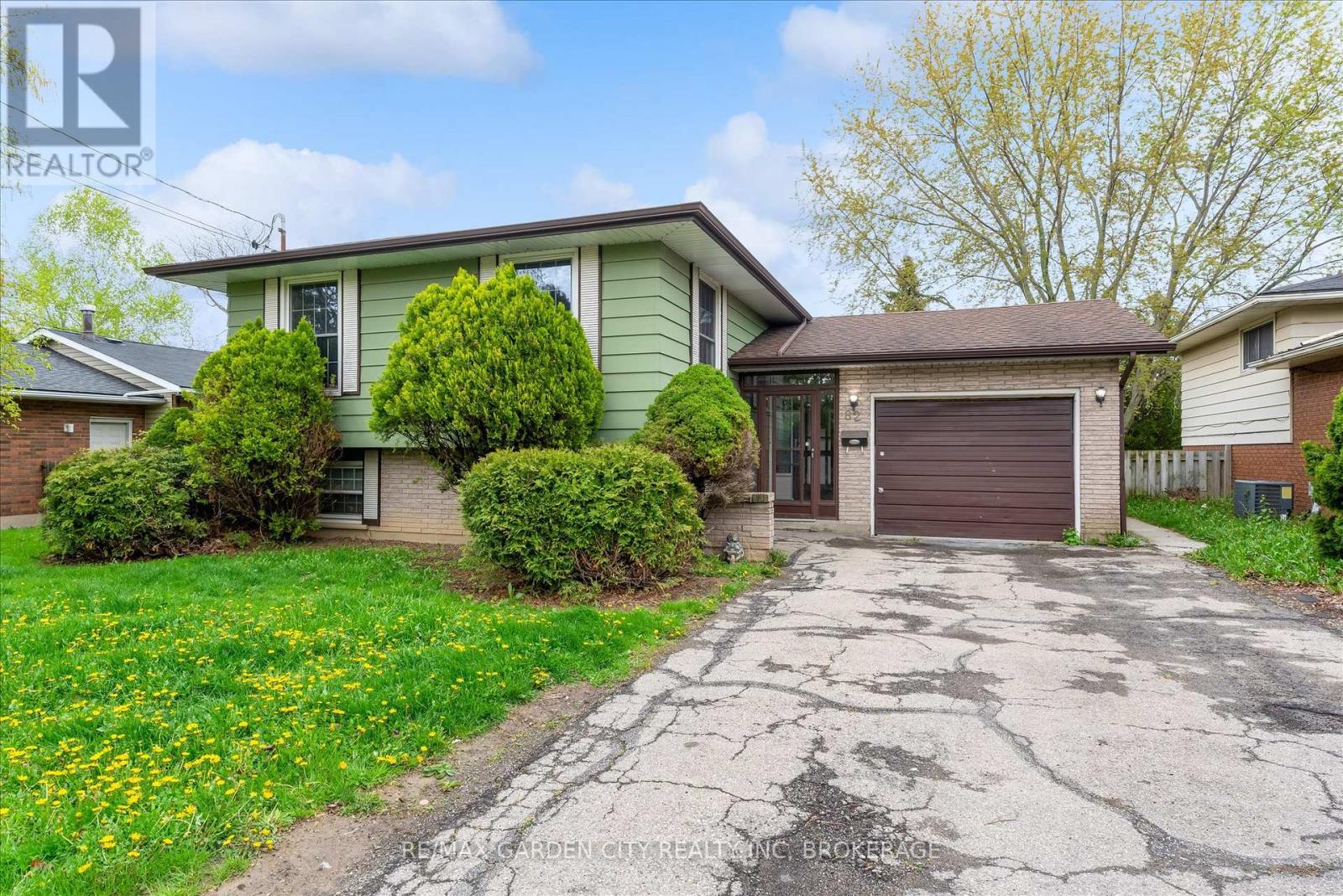 Detached at 82 LINWELL ROAD, St. Catharines (Lakeport)