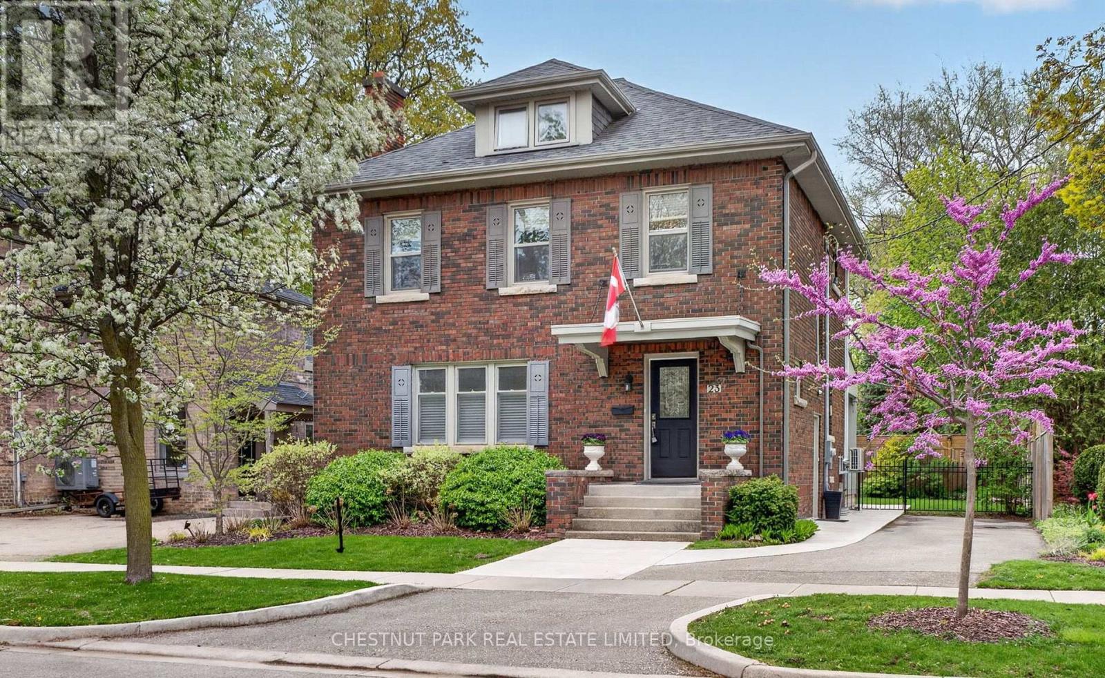 Detached at 23 MAPLE AVENUE, Brantford