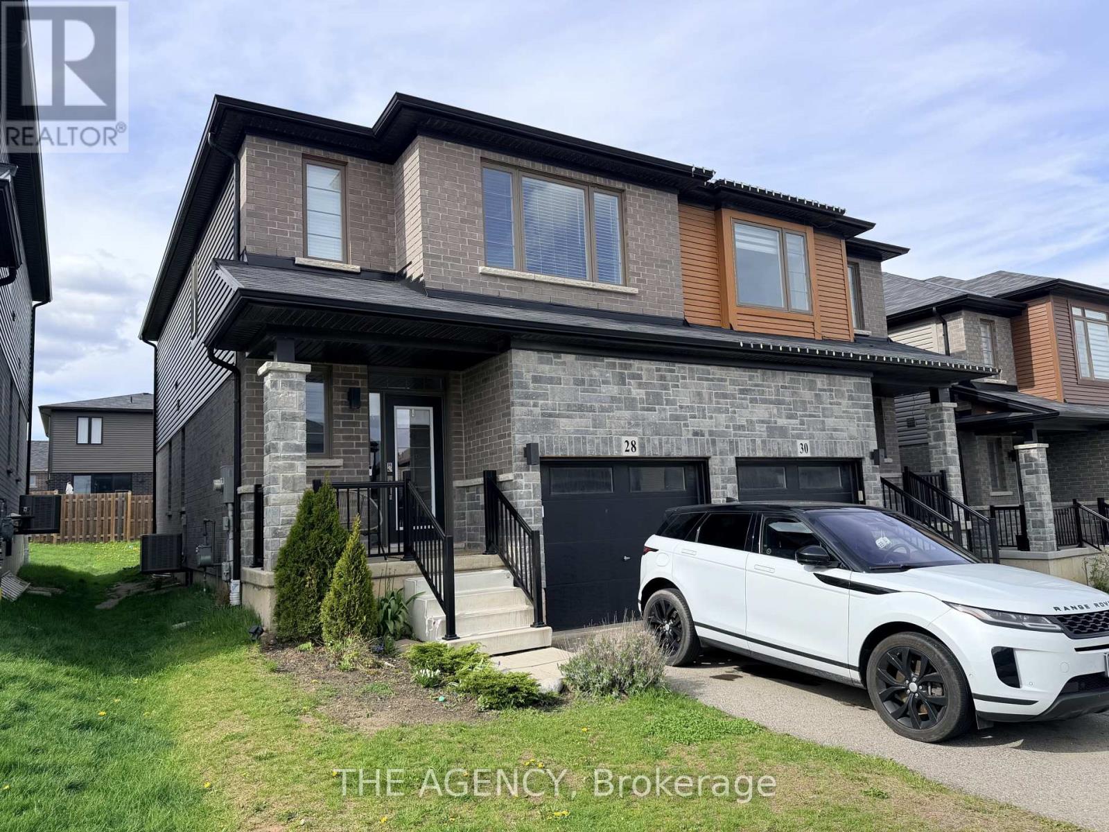Semi-Detached/Link at 28 BAKER LANE, Brant (Paris)