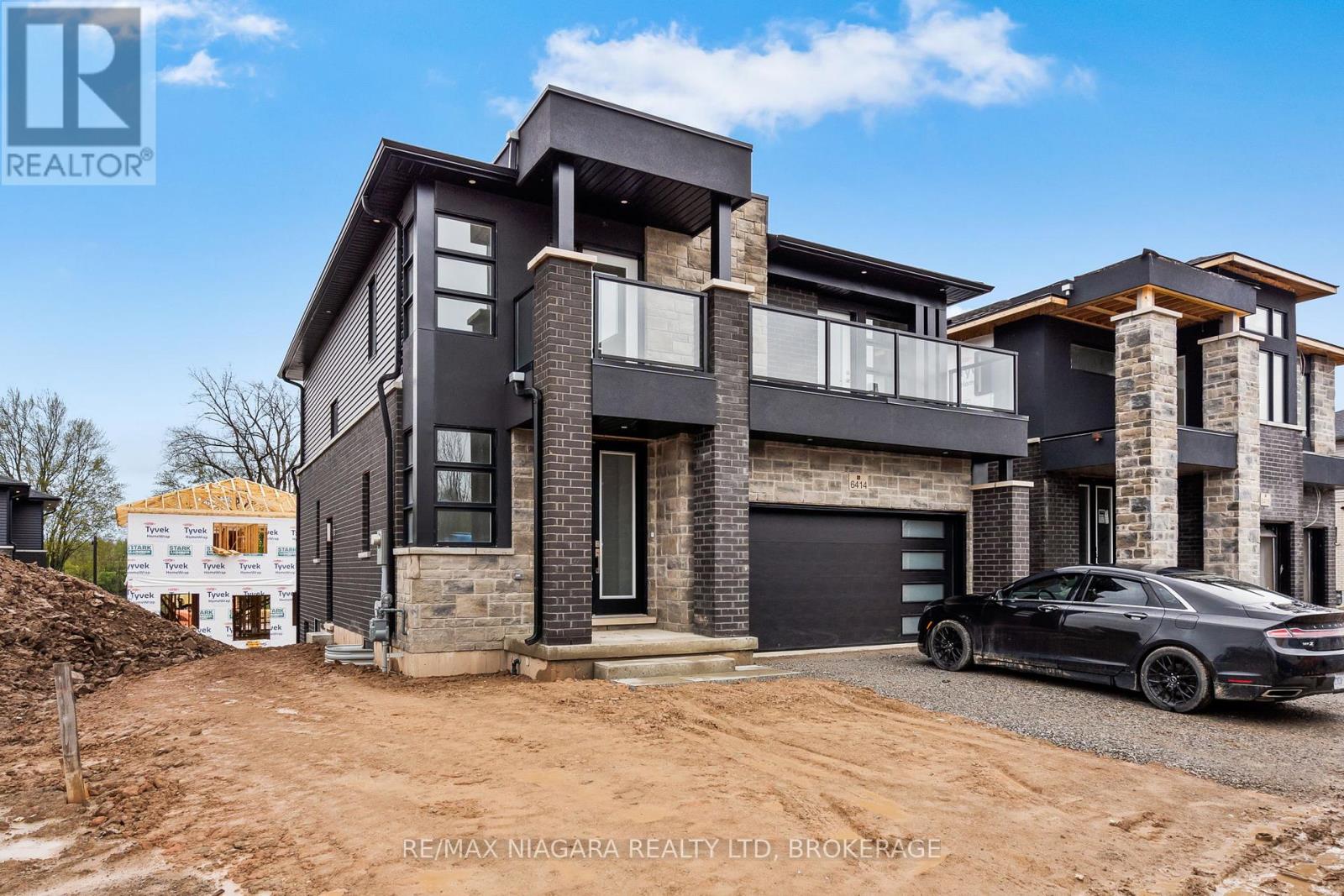 Detached at 6414 SUNSHINE COMMON, Niagara Falls (Marineland)