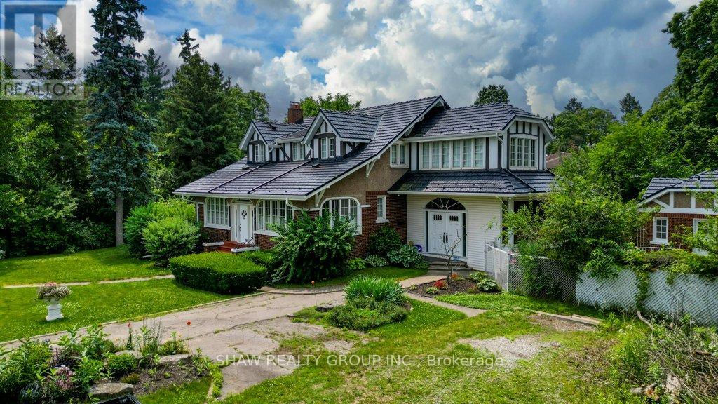 Detached at 2032 CORONATION BOULEVARD, Cambridge
