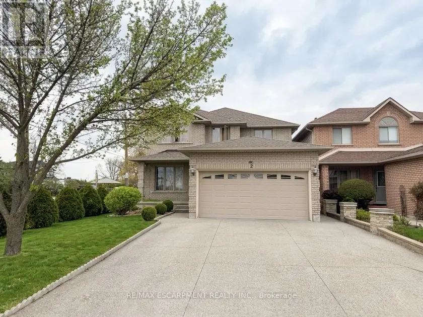 Detached at 2 PINERIDGE DRIVE, Hamilton (Jerome)