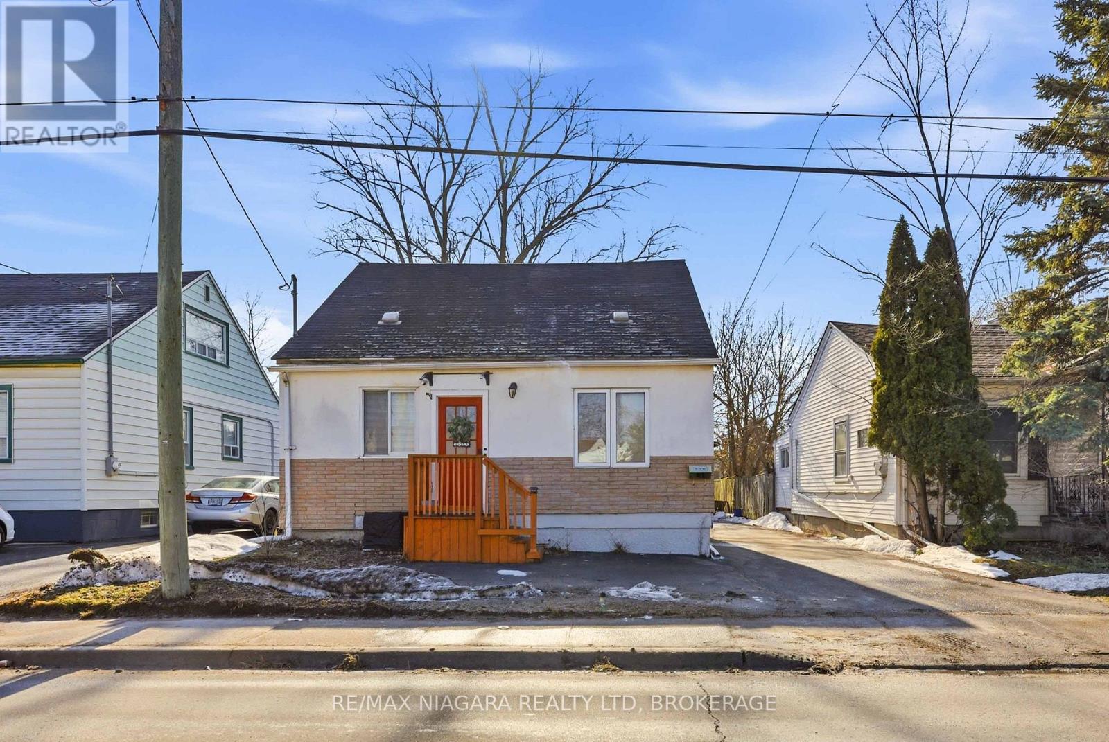 Detached at 412 WELLAND AVENUE, St. Catharines (Facer)