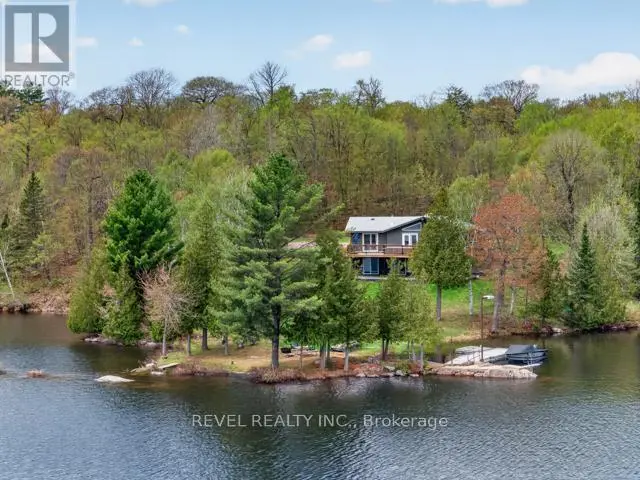 Detached at 300 GREEN LANE, Whitestone