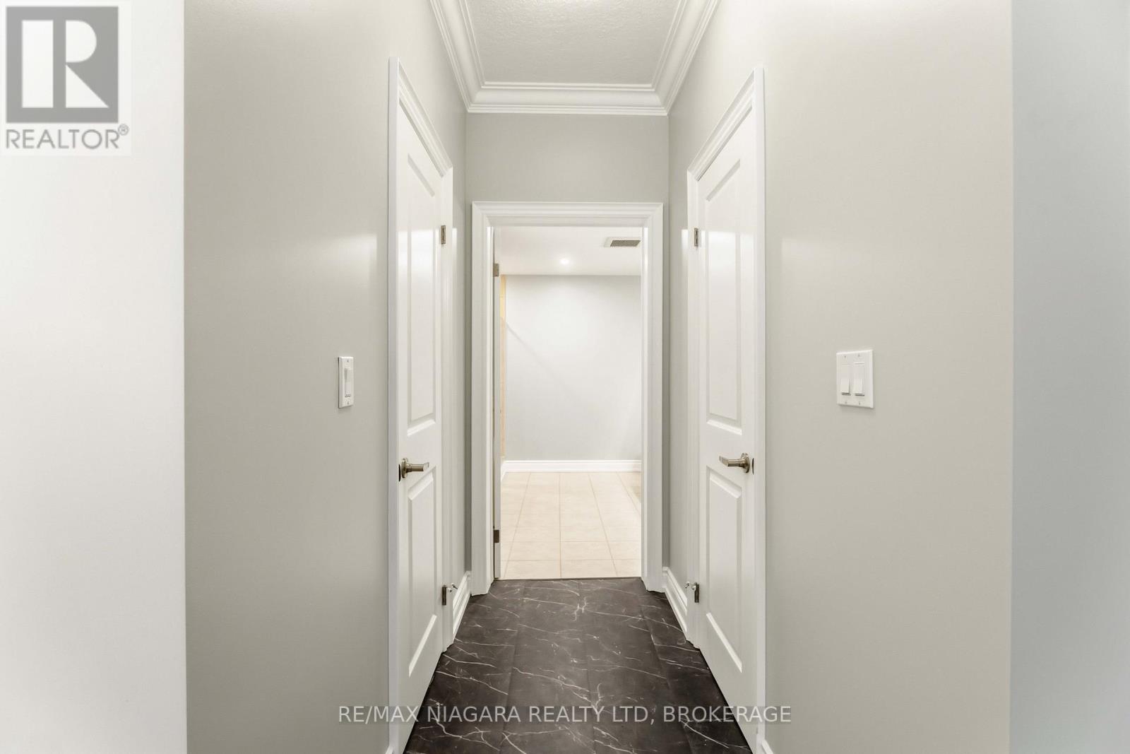 Apartment at 107 - 125 WILSON STREET W, Hamilton