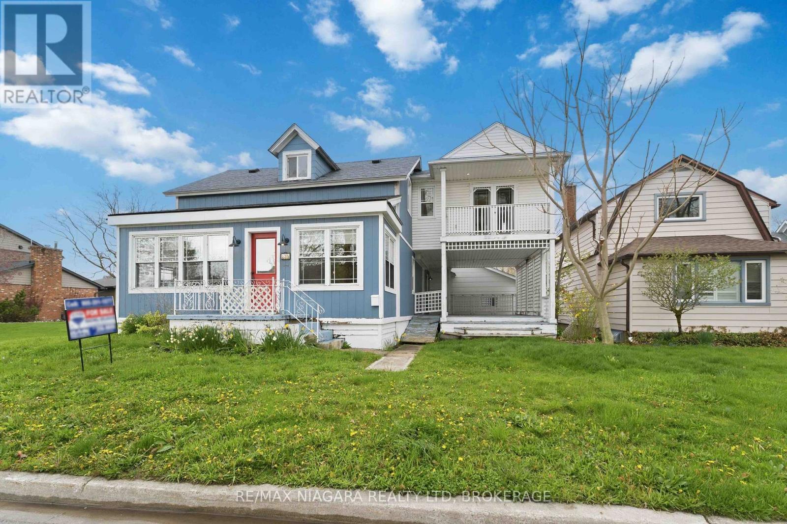 Detached at 696 LAKESHORE ROAD, Fort Erie (Lakeshore)