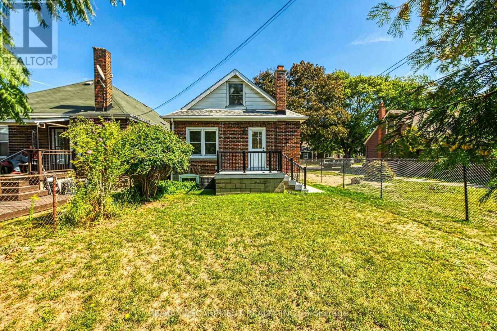 Detached at 126 AUBURN AVENUE, Hamilton