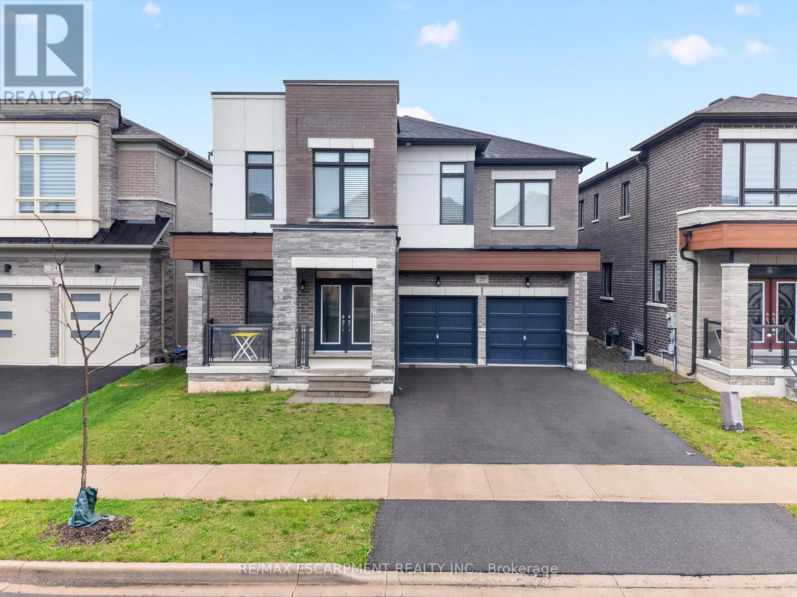 Detached at 20 ZIMMERMAN GARDENS, Hamilton (Waterdown)