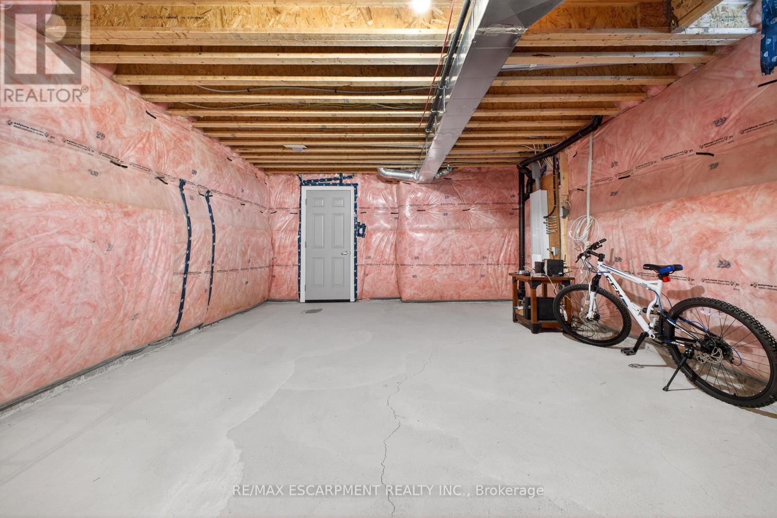 Detached at 20 ZIMMERMAN GARDENS, Hamilton