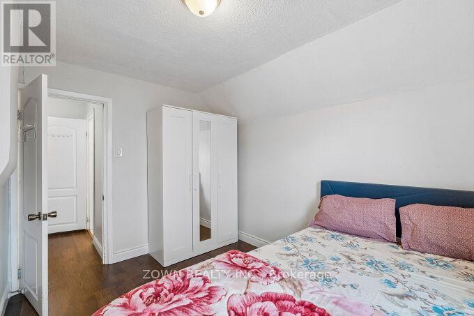 Detached at 6 ALBANY AVENUE, Hamilton