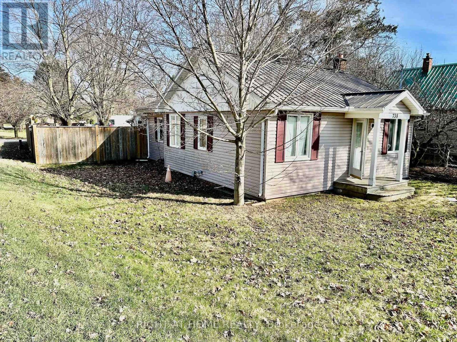 Detached at 738 MOUNT PLEASANT ROAD, Brant (Oakland)