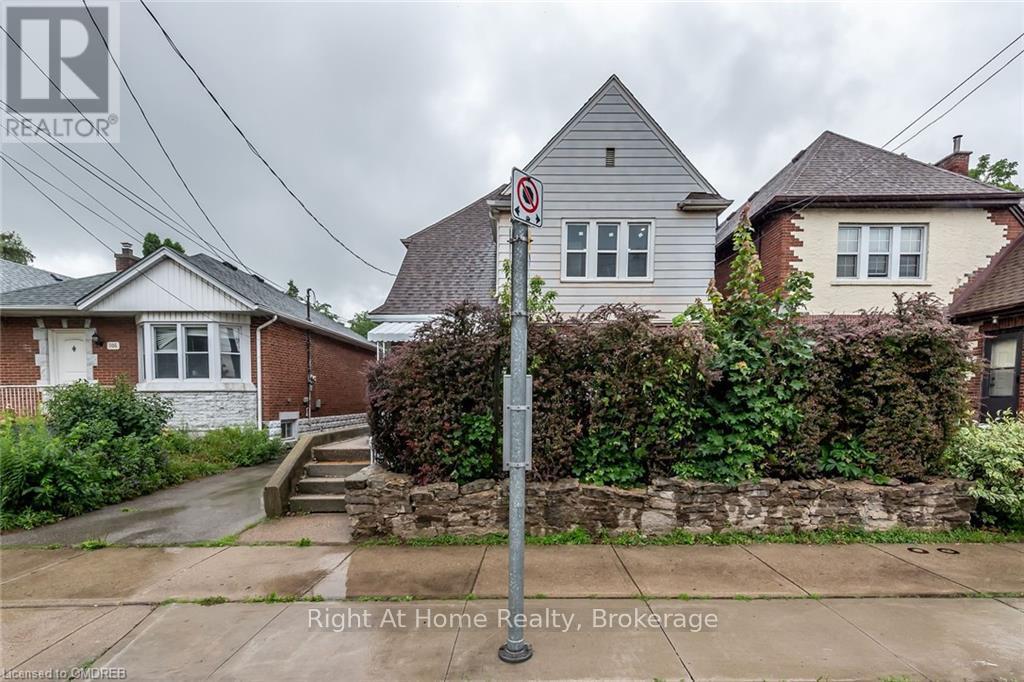 Detached at 2 ROOM #1 - 104 LONGWOOD ROAD S, Hamilton (Westdale)