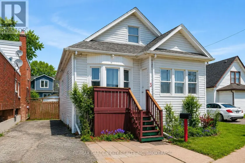 Detached at 3 DELAWARE AVENUE, St. Catharines