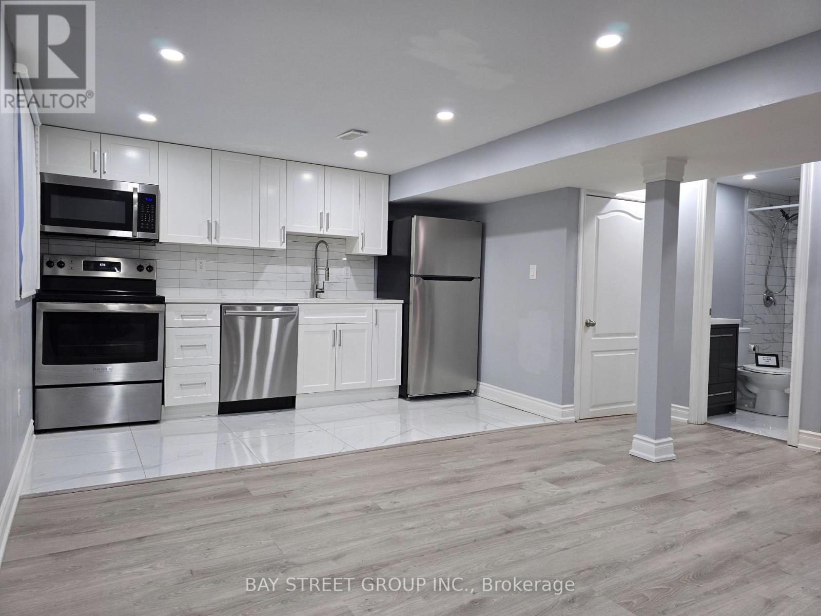 Detached at LOWER - 366 EAST 23RD STREET, Hamilton