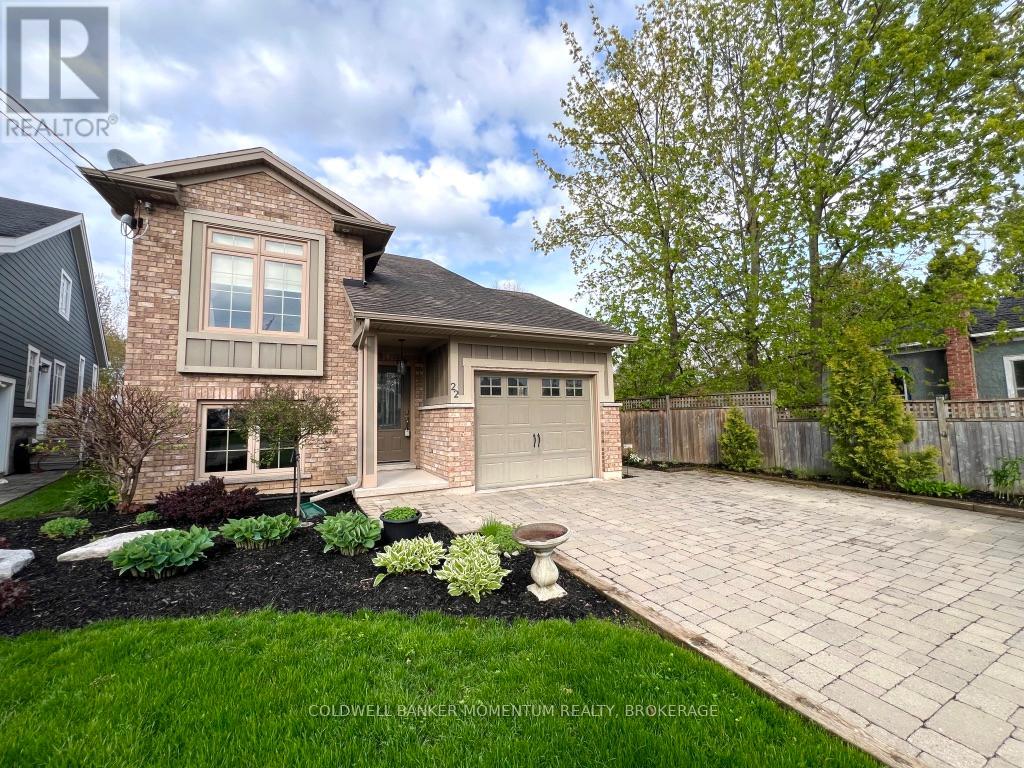 Detached at 22 JOHN STREET, St. Catharines (Port Dalhousie)