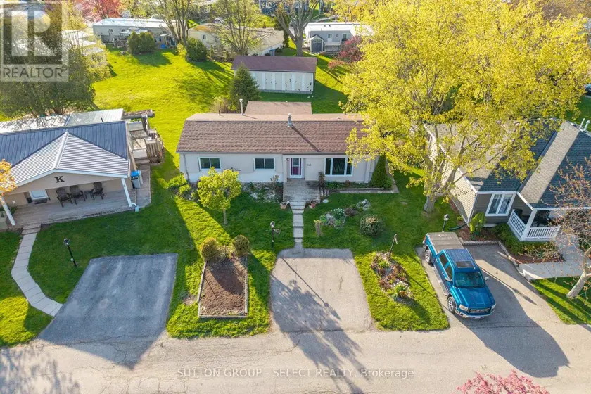 Detached at 246 SOUTHWINDS COURT, South Huron