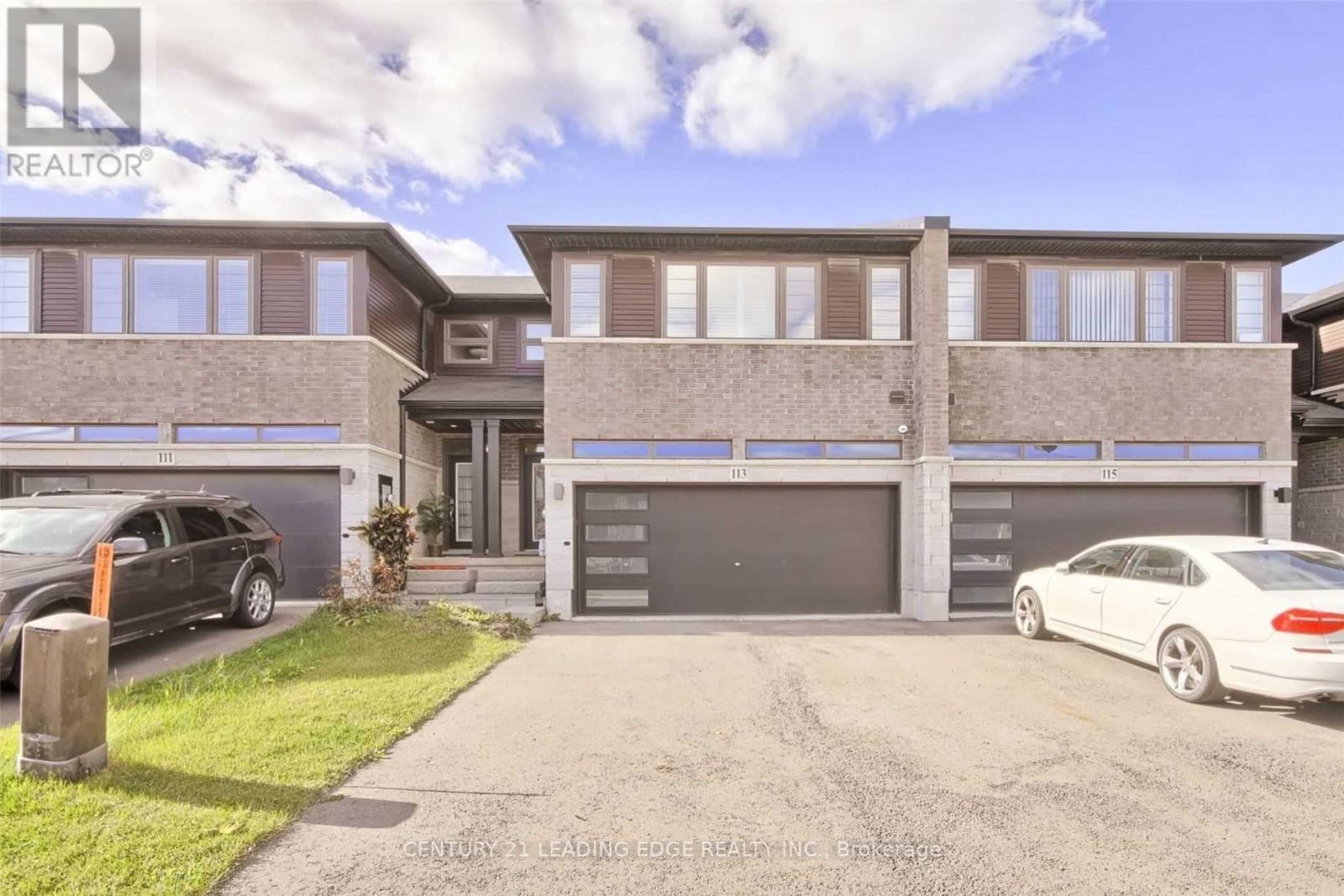 Townhouse at 113 GREENWICH AVENUE, Hamilton (Stoney Creek Mountain)