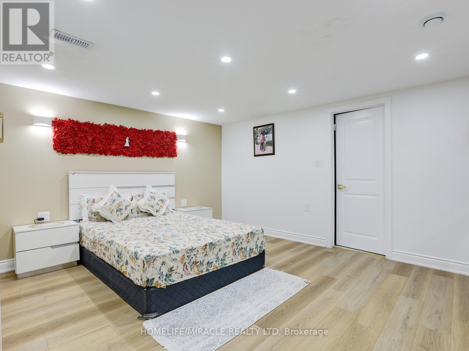 Detached at 128 MACATEE PLACE S, Cambridge