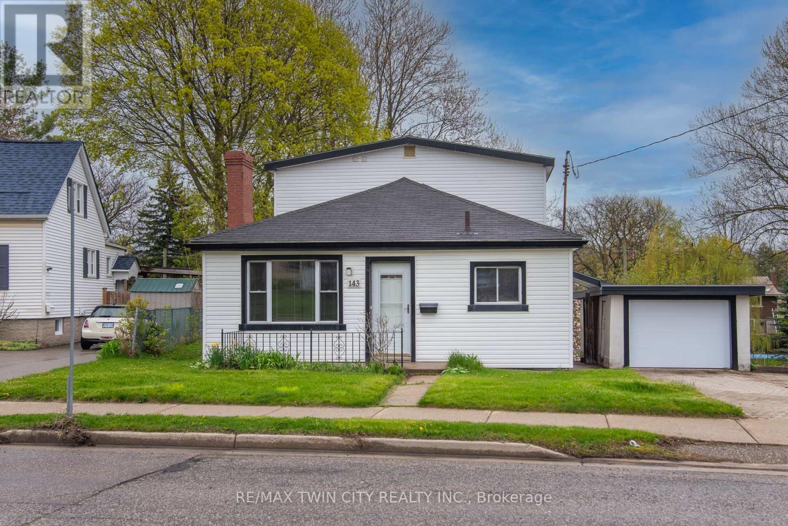 Detached at 143 BRIDGEPORT ROAD E, Waterloo
