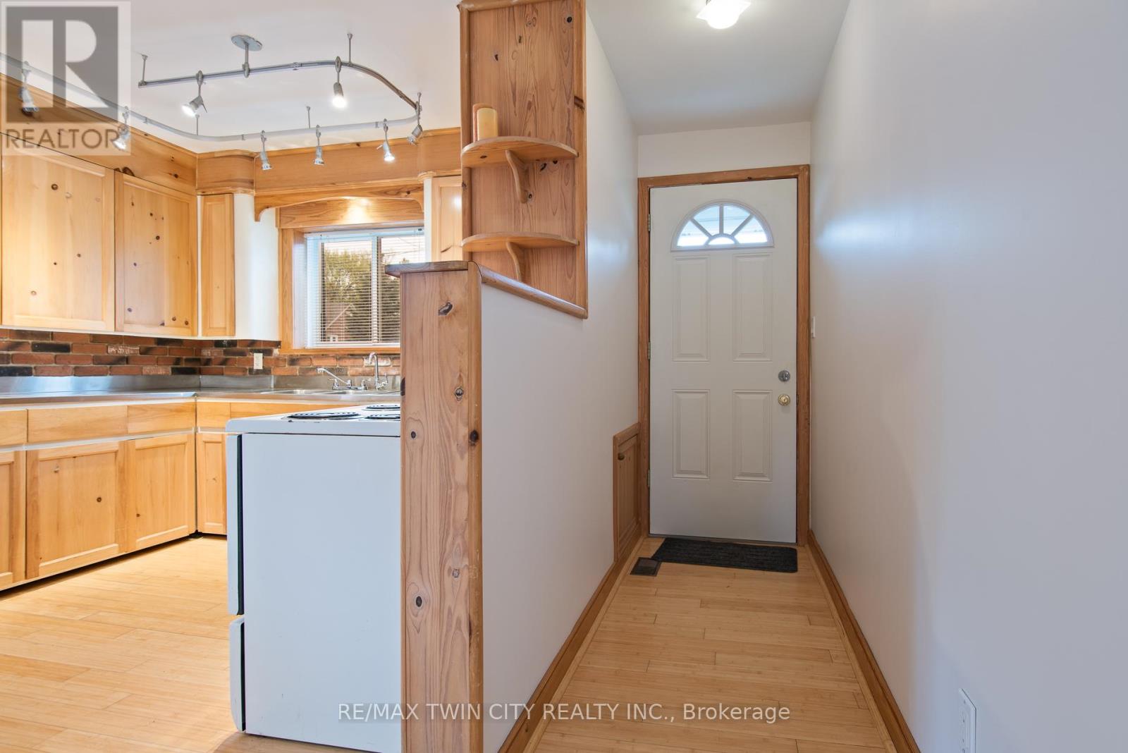 Detached at 143 BRIDGEPORT ROAD E, Waterloo