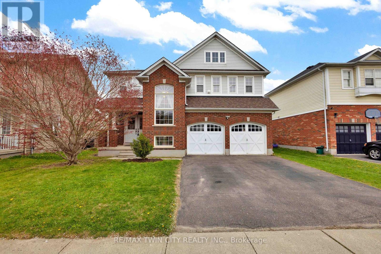 Detached at 189 HUNTER WAY, Brantford