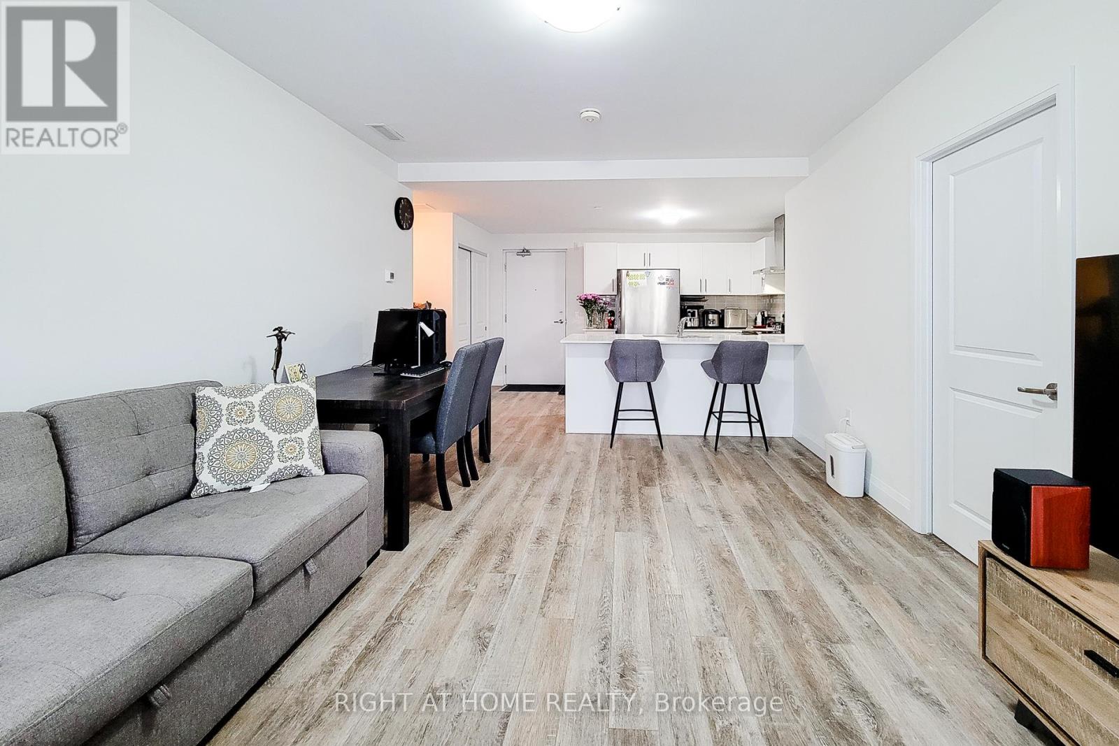Apartment at 217 - 1 REDFERN AVENUE, Hamilton