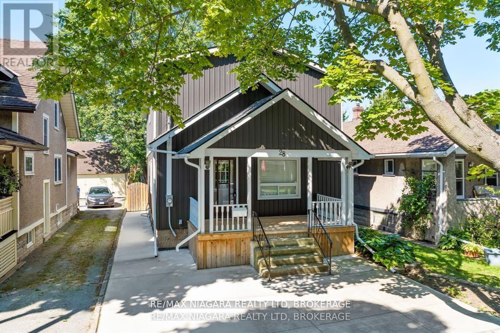 Detached at 28 FIELDEN AVENUE, Port Colborne (Sugarloaf)