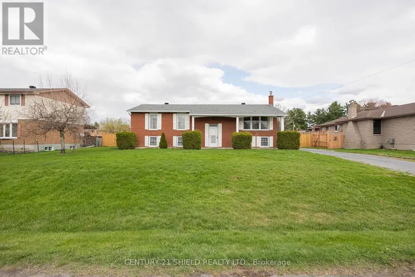 Detached at 901 LAFLIN STREET, Cornwall