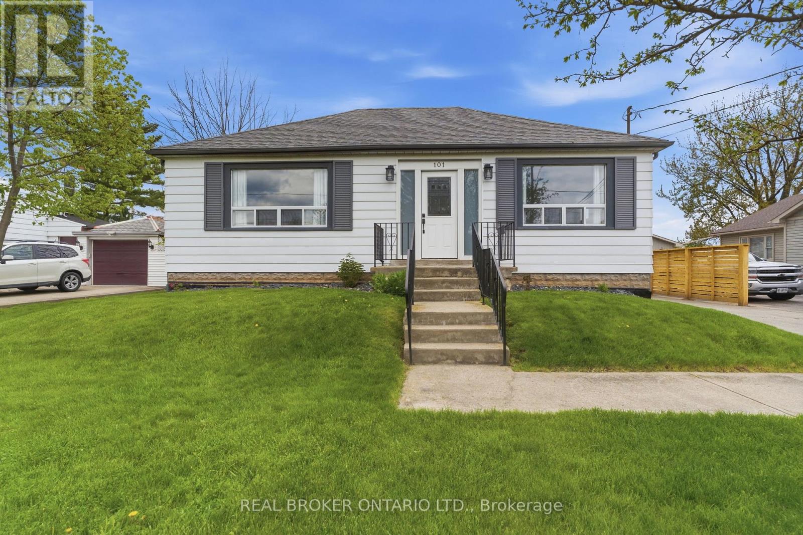 Detached at 101 Corman Ave,