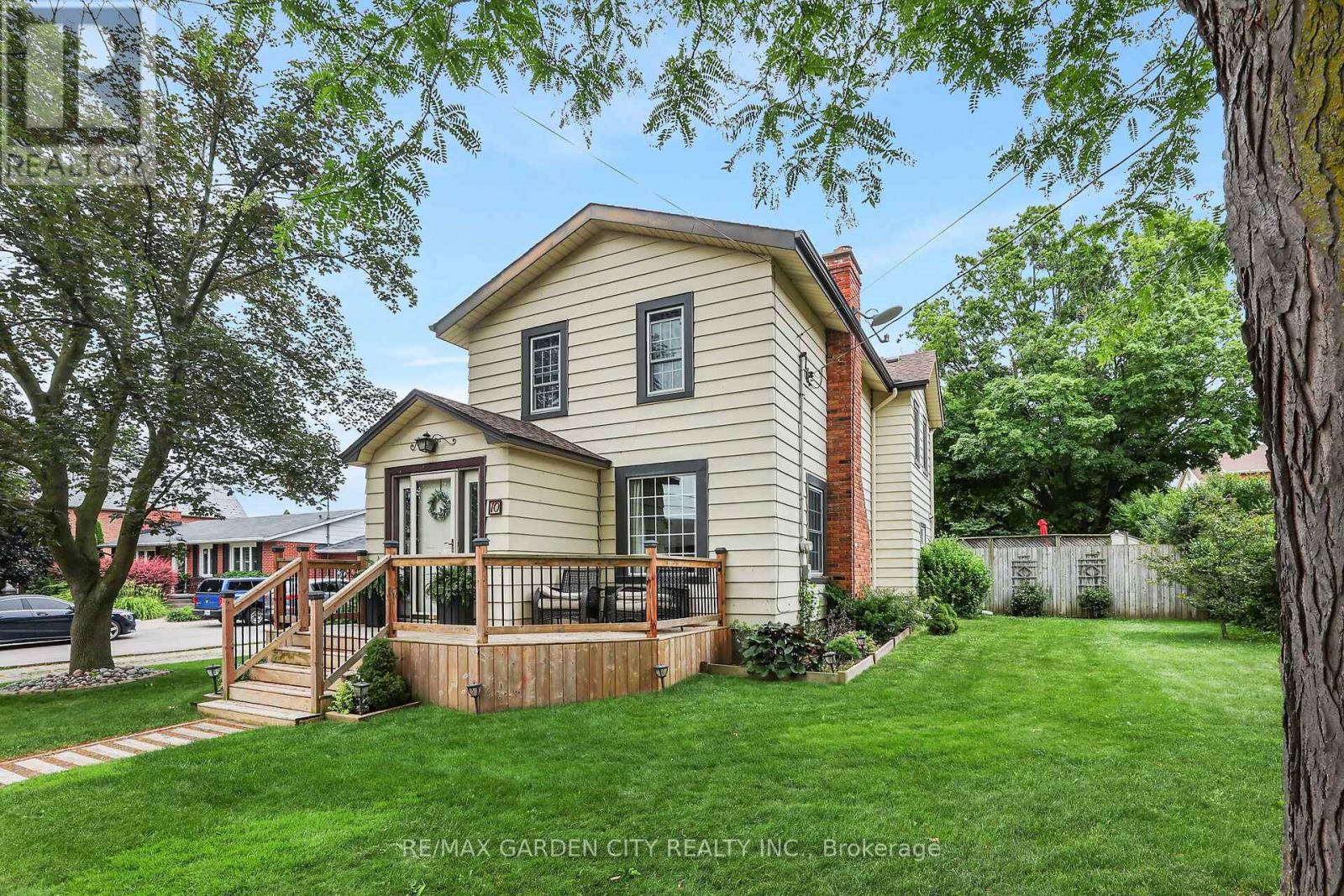Detached at 10 MAPLE AVENUE, Grimsby (Grimsby East)