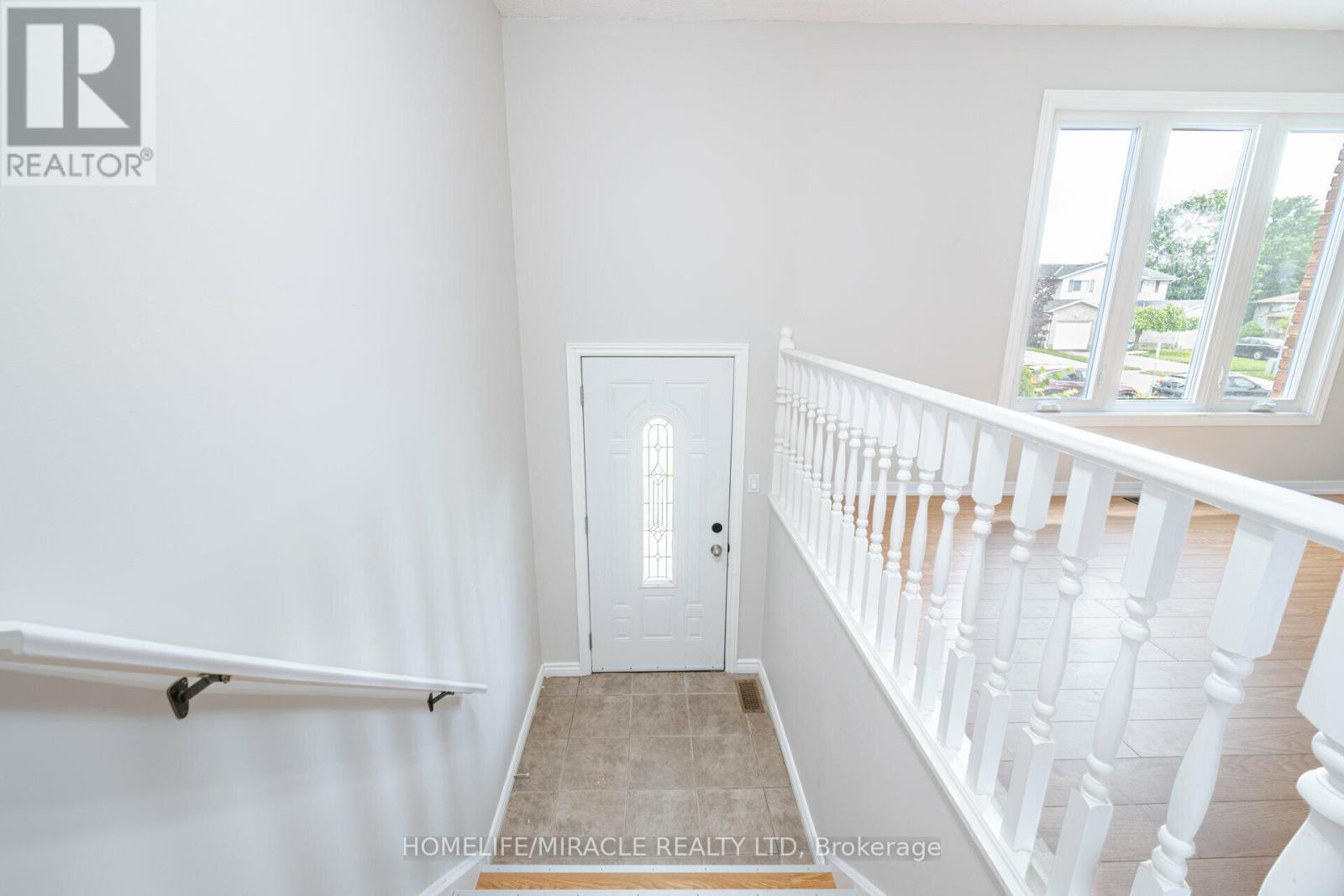 Detached at UPPER - 36 POPLAR CRESCENT, Welland